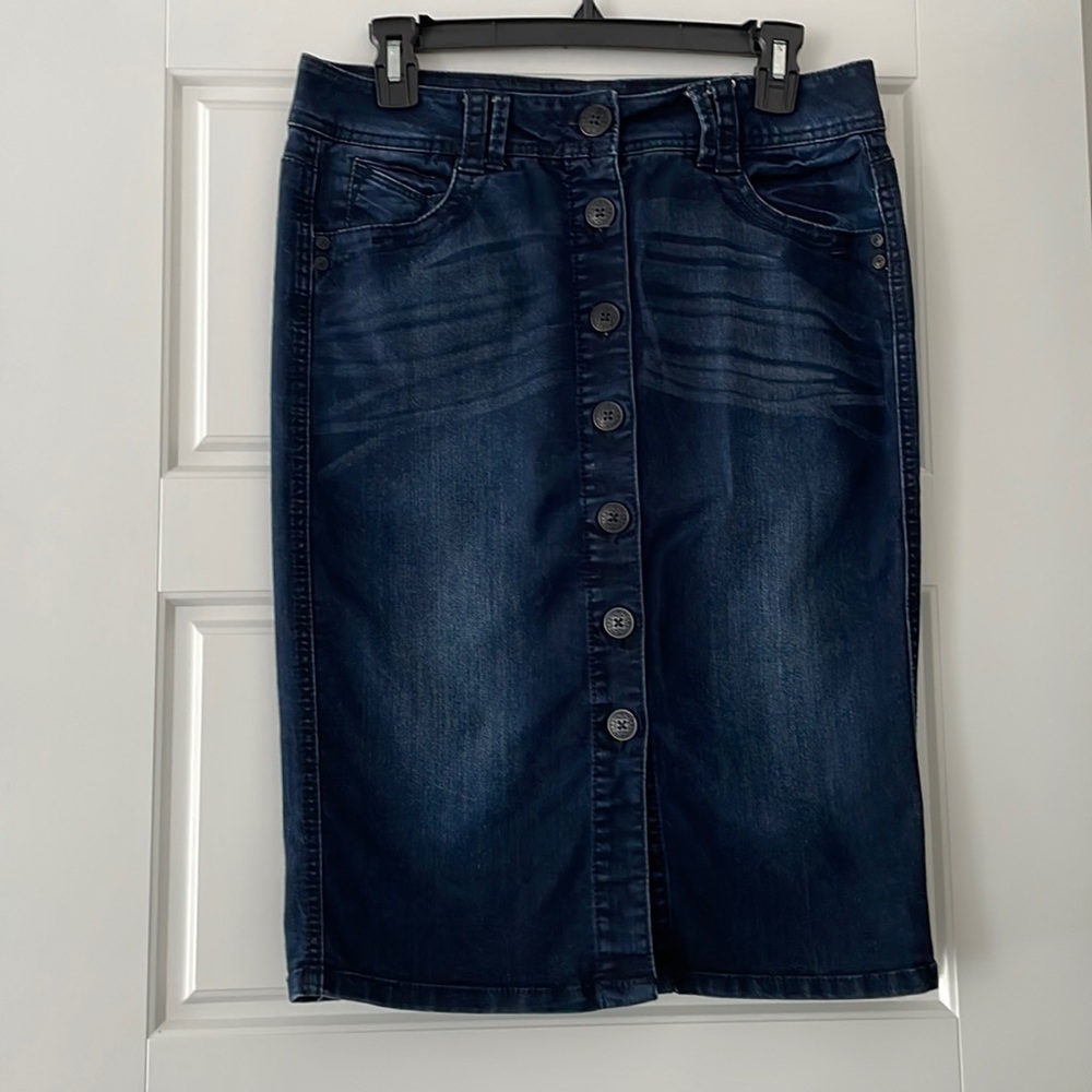Declaration of Democracy Jean skirt. Size 6